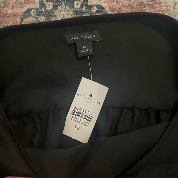 NWT Ann Taylor Silky Blouse - Picture 2 of 2